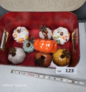 y123- Merry Christmas Box w/ Ceramic Pumpkins - Image 2
