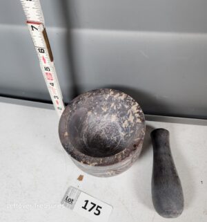 y175- stone mortar and pestle set - Image 2