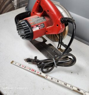 y189- Skilsaw 5681 w/ laser - Image 3