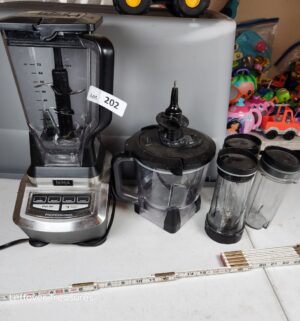 y202- Ninja Supra Kitchen Blender System
