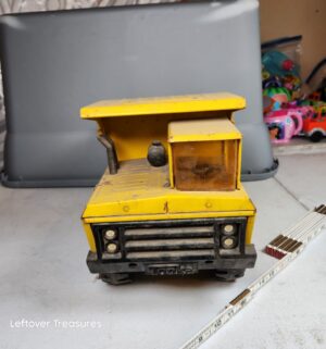 y207- 1970s Mighty Tonka Dump Truck. Appears to be a No. 3900 - Image 3