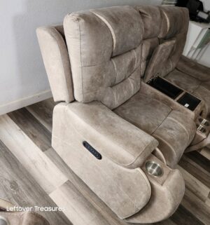 y238- Awesome 2020 Power Reclining Sofa. Excellent Condition. Slide Out Cup Holders, USB Port. Sold at MOR, Ashley Furn. - Image 6