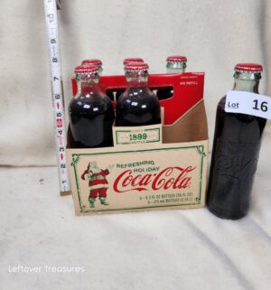 b16- 2007 limited edition Coca-Cola Refreshin Holiday six-pack