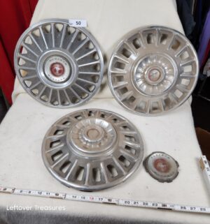 b50- 1968 Ford Mustang 14inch hubcaps