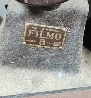 b57- Bell & Howell Filmo 8 Model 122-A 8mm film projector - Image 3
