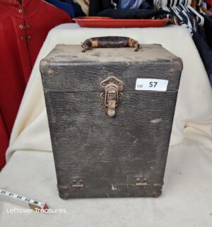 b57- Bell & Howell Filmo 8 Model 122-A 8mm film projector - Image 5