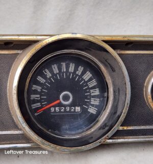 b68- 1966 Ford Mustang 5-gauge instrument cluster featuring a 140 MPH speedometer - Image 4