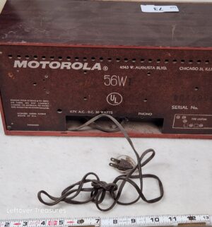 b73- Motorola Model 56W tube radio from 1955 - Image 4