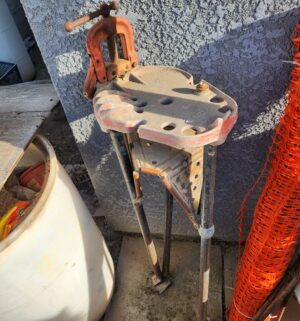 y1- Vintage Ridgid Pipe Threader - Image 3