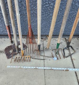 y11- assorted garden tools