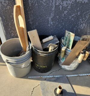 y15- 3 buckets of cement tools