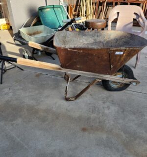 y19- Jackson Wheelbarrow w/ flat tire