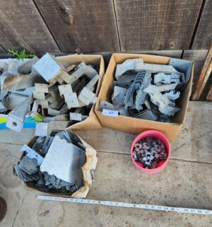 y37- joist hangers, rafter brackets - Image 1