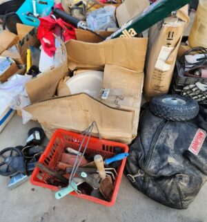 y41- HUGE Pile of usable hardware, tools. Buyer to take all - Image 5