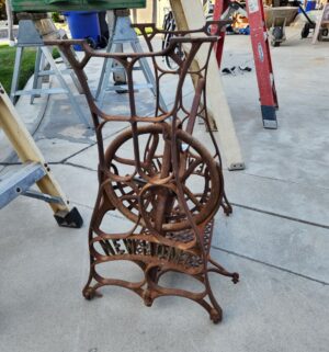 y42- Antique New Home Sewing Machine Iron Base - Image 2