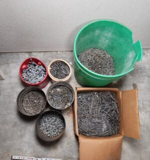 y58- various nails - Image 2