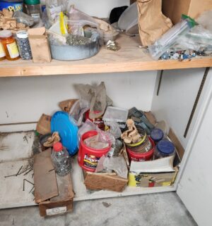 y59- Contents of the supply closet - Image 4