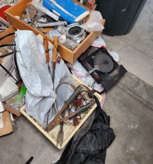 y76- HUGE Pile of useful hardware, and items - Image 7