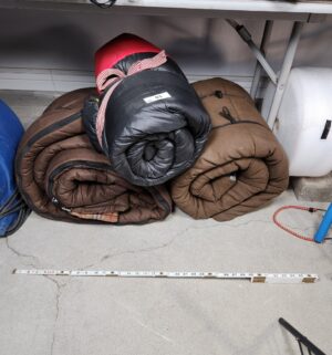 y91- 3 sleeping bags - Image 1