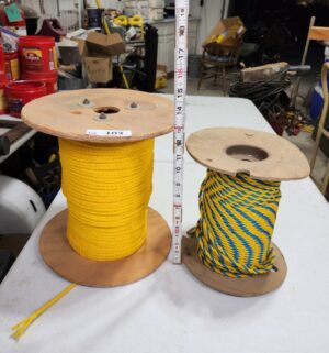 y103- 2 spools of twine - Image 1