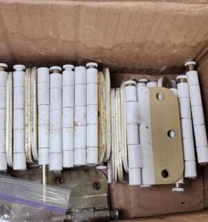 y145- various hinges - Image 3