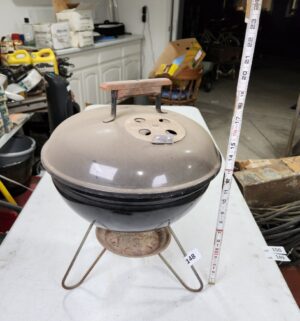 y148- weber table top bbq - Image 1