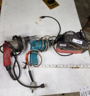 y175- 2 drills, sander - Image 1