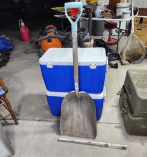 y185- aluminum shovel - Image 1