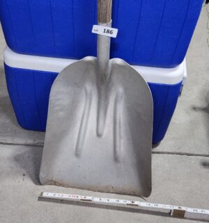 y186- aluminum shovel - Image 2