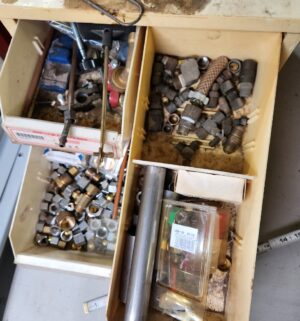 y201- organizer w/ contents - Image 4