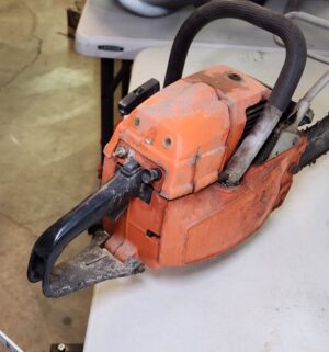 y239- Husqvarna Tomos Type 65L. Chainsaw. Has compression - Image 4