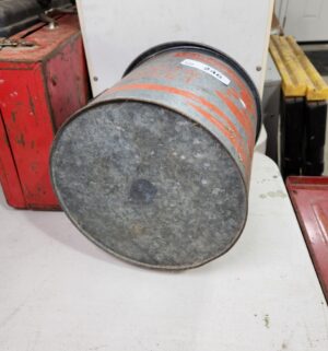 y246- Old Pal galvanized steel minnow bucket - Image 4