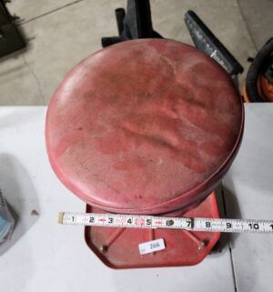 y266- rolling shop stool - Image 2
