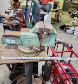 y276- Green 150 Machinist bench vise w/ custom stand