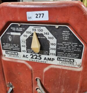 y277- Lincoln Arc Welder 225 Amp. Powers on. Includes all supplies - Image 4