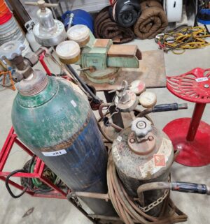 y281- Very large oxy acy welding set w/ cart. Tanks have gas. Ready to weld - Image 2