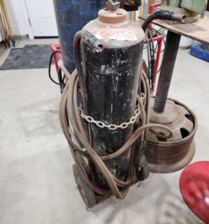 y281- Very large oxy acy welding set w/ cart. Tanks have gas. Ready to weld - Image 3