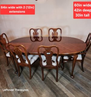 y288- Stunning 6 Chair Dining Table. Amazing Condition - Image 1