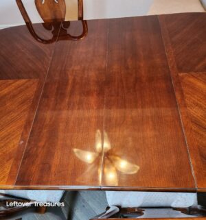 y288- Stunning 6 Chair Dining Table. Amazing Condition - Image 6