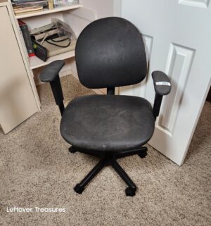 y293- office chair - Image 1