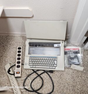 y302- smith corona typewriter w/ extra ribbon - Image 1