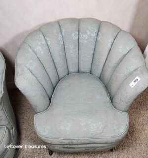 y306- pair of Art Deco style tub chairs featuring shell-shaped backs - Image 3