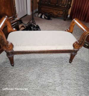 y319- Pulaski Salerno bed bench - Image 3