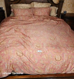 y320- Eastern King Bedding & Pillows Only - Image 1