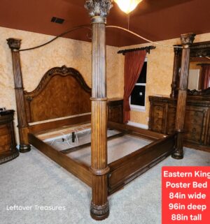 y483-Pulaski Furniture San Mateo Eastern King Poster Bed. Buyer to provide their own assistance/tools/help to load.
