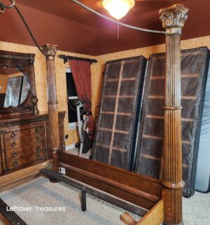 y483-Pulaski Furniture San Mateo Eastern King Poster Bed. Buyer to provide their own assistance/tools/help to load. - Image 3