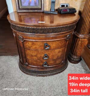 y323- Pulaski Furniture Dresser Chest - Image 1