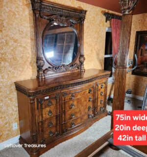 y326- GORGEOUS Pulaski 12 Drawer Long Dresser w/ Mirror. IMMACULATE Condition. Loading Assistance Available - Image 1