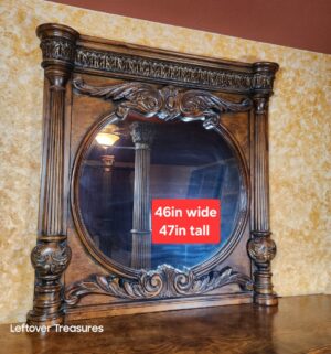 y326- GORGEOUS Pulaski 12 Drawer Long Dresser w/ Mirror. IMMACULATE Condition. Loading Assistance Available - Image 4