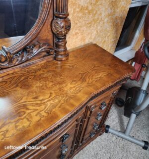 y326- GORGEOUS Pulaski 12 Drawer Long Dresser w/ Mirror. IMMACULATE Condition. Loading Assistance Available - Image 7